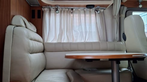 2p Hymer integrated uit 2012