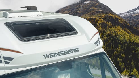 Weinsberg semi-integrated with 2 sleeping places