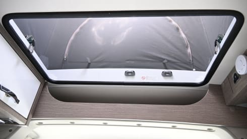 4p Pössl bus uit 2019