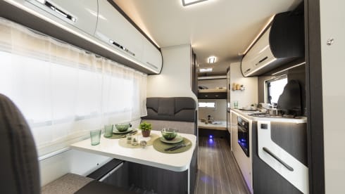 Luca – Luca – Motorhome – Sleeps 6 – Travels 6