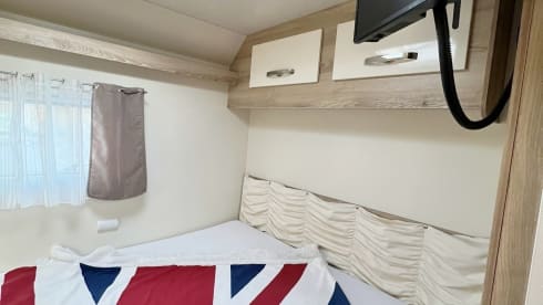 Giotti – Beautiful motorhome with alcove