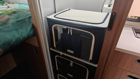 ColumBus – Luxurious Adria Family Camper for 5 people with bicycle rack