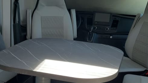 Enya – 4p Benimar semi-integrated uit 2024