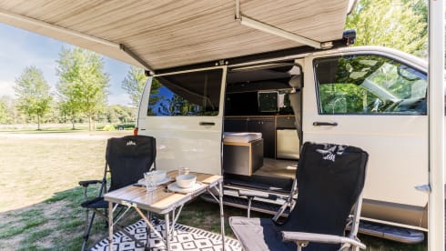 4p Volkswagen campervan from 2004
