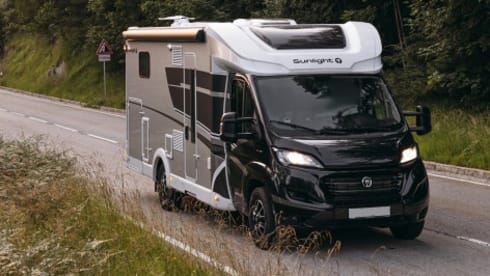 T69L – Complete HomeCar family camper with motor air conditioning and awning,