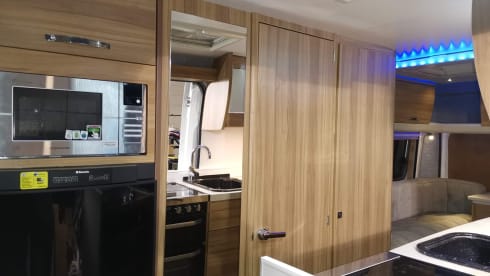 Lorna Marie – Luxury 3 Birth Camper 
