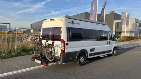 Knaus VanTourer 630 Bus Camper 