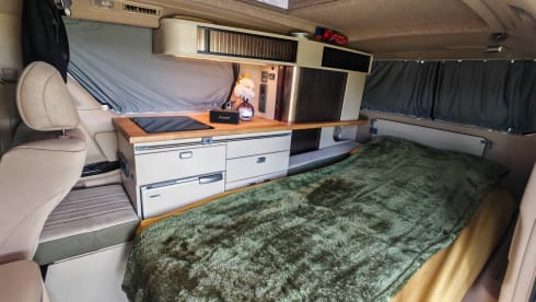 Leo – Toyota Alphard Hybrid Automatic Campervan 