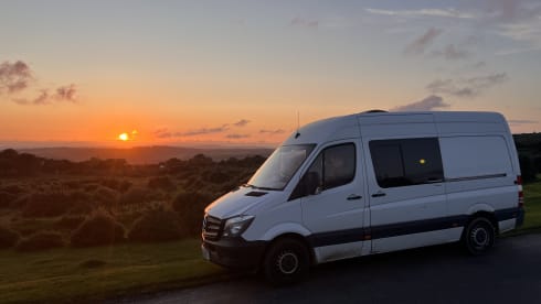 Monty – 2 berth Mercedes-Benz campervan from 2014