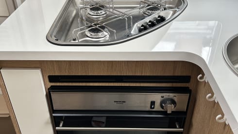 Minnie – 6 berth Roller Team semi-integrated from 2021