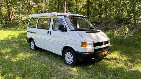 Calí – Very neat original VW T4 California Coach