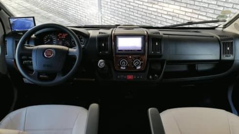 Wunderschöner McLouis Alkoven für 6 Personen aus dem Jahr 2013 