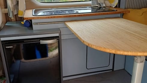 Inkling – 2012  Toyota Alphard (automatic) 4 berth campervan converted May 2024
