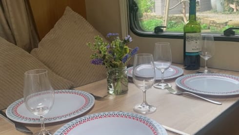 Swifty – Cosy 4 berth motorhome for all your family adventures.....