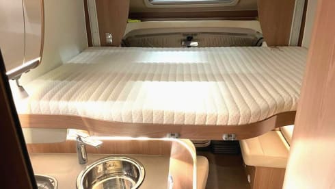 Jelle  – 4-Personen-Burstner-Teilintegrierter mit Queensize-Bett