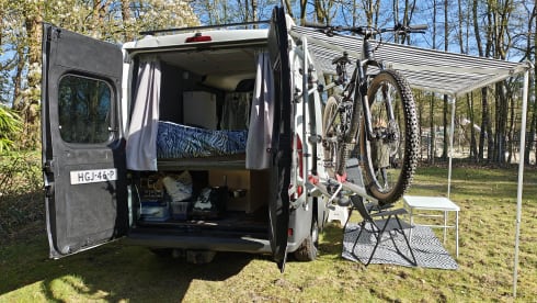 2p Peugeot bus uit 2008