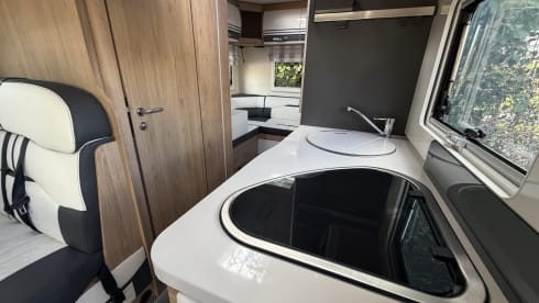 Rollerteam Ronnie – 6 berth Ford semi-integrated from 2026