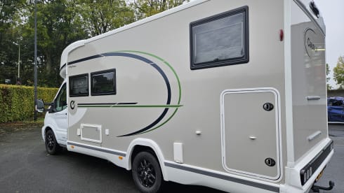 GPV48X – Luxury Modern 4 pers Sunlight T67 with length bed | Km free! 