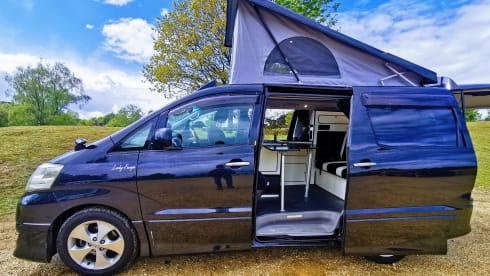 A Beautiful Escape – Luxury Automatic Toyota 4 berth, 5 seat, insurance included