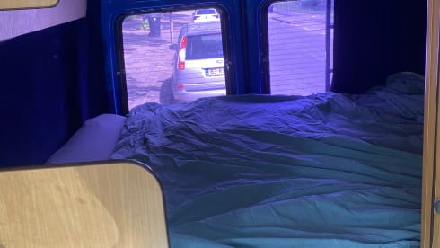 Blauwe Bussie  – 2p Volkswagen bus uit 2001