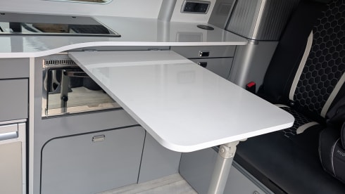 Rudy – 4 berth Volkswagen campervan from 2021