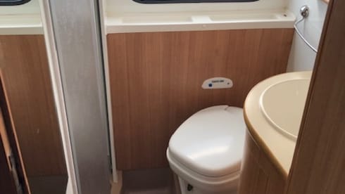 Ideale gezinscamper – Spacious and comfortable family camper for 6