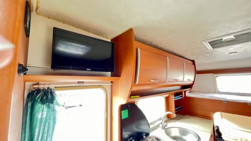6 seater camper with motorcycle rack