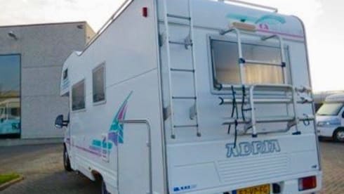 Tante Adria – Nice & spacious Adria camper (6 pers.) With garage, fixed bed and inventory!