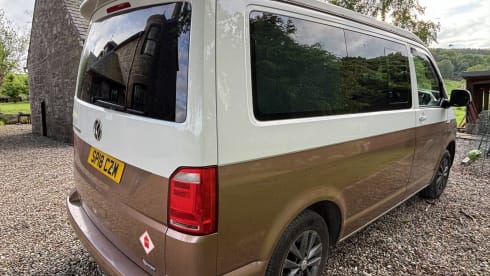 Goldie – Explore with Goldie - Up to 6 Berth VW T6 Campervan