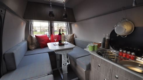Type 3B – Tough Mercedes Vito with a big bed