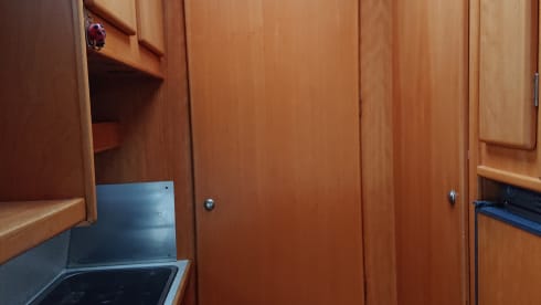 2-person Mercedes-Benz bus from 2003