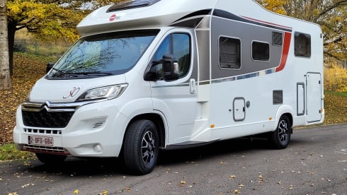 Fully equipped and ready to go. Luxury, TOP model: Bürstner (2020)
