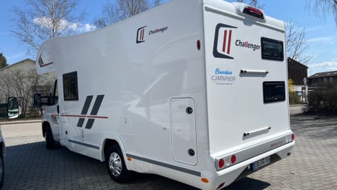 Bavarian Camper 1 – Unglaubliche 7 Schlaf- & Sitzplätze. Der Challenger C 256 - neu 2025!