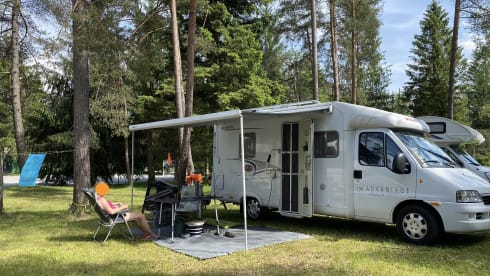 Huisbus  – 3p Dethleffs semi-integrated from 2006