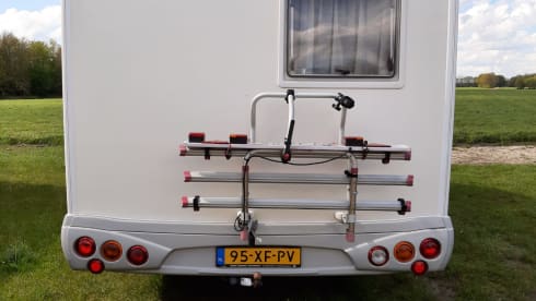 4p semi-integrated camper