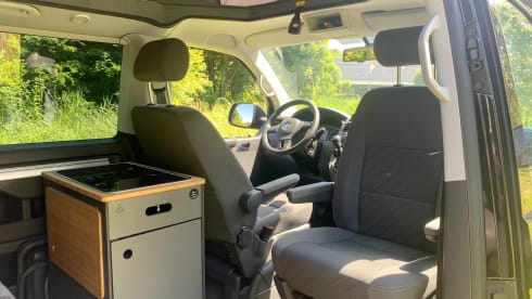 Complete and luxurious VW Multivan with WIDE BED
