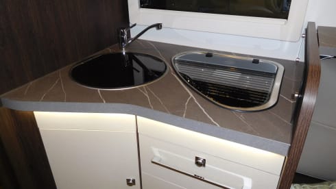 Cocoon 468 – New "2021" 4-person Cocoon 468: the comfort of home, even on the road