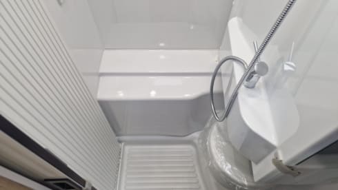 WillyBro – Cavernous motorhome for couples. Luxury living for adventure's 