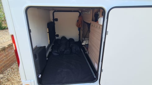 Beatrix – 2021  Laika Kosmo 509 4 berth coach built semi-integrated