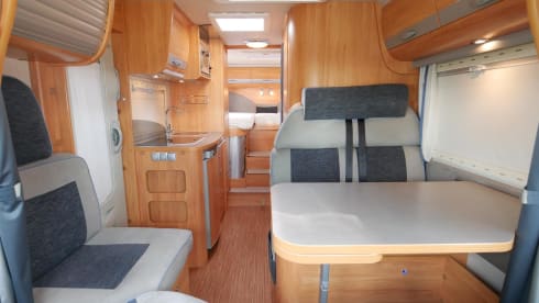 Experience our 5-person Adria Carol travel buddy from 2010