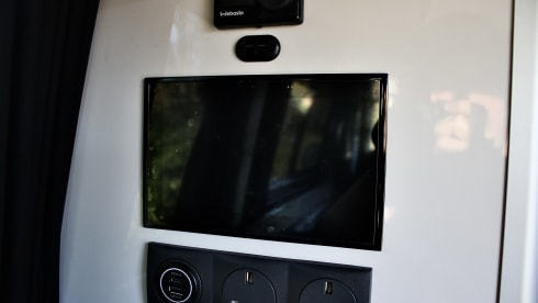 Colin – Our new high spec VW T6 Campervan who's keen to travel with you
