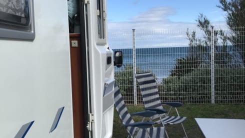 “Star” – Compact semi-integrated motorhome