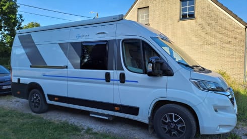 2p Sun Living campervan uit 2023