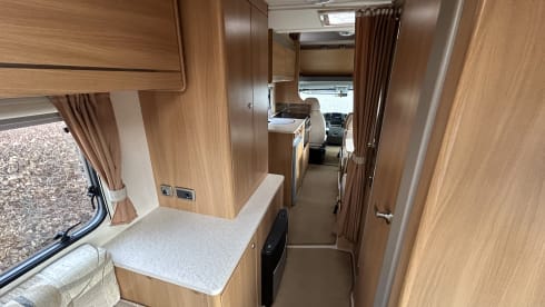 Jeffy – Jeffy – Low-Mileage, Fully Stocked Motorhome, Sleeps 6 Including Insurance!