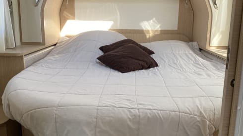 MC Louis Souvereign 479 con letto matrimoniale