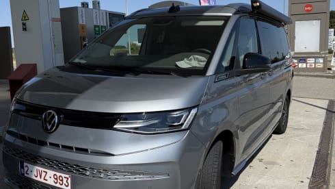 Camper Volkswagen per 4 persone, modello 2026.