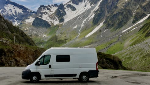 Peus – Off-grid camper with new interior 2023