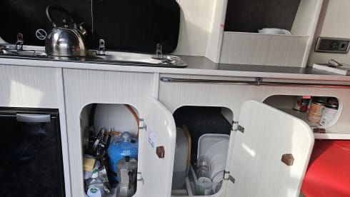 Morag – 4 berth VW T5 CAMPERVAN LWB 2014 ( EDINBURGH PICK UP)