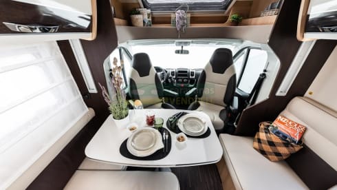 Mc4 279 – Semintegrale 5 posti con letto nautico