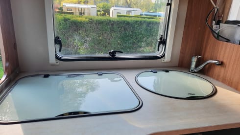 Our Camper 2/3p Carado T132 Semi-Integraal 